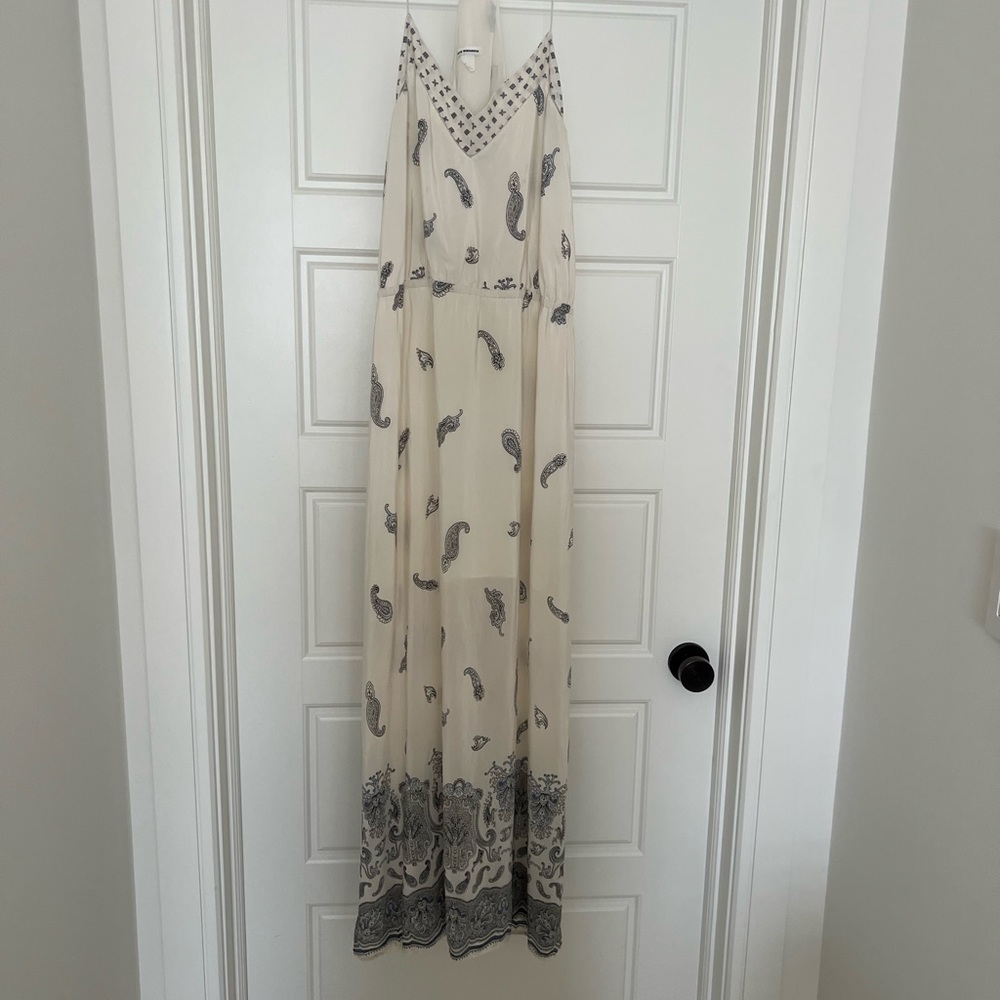 Club Monoco. Maxi length sun dress. Size 6 but fits like an 8.